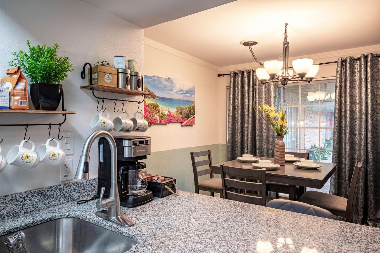 Lovely Comfort Uptown Condo For Houston Trip. Buitenkant foto